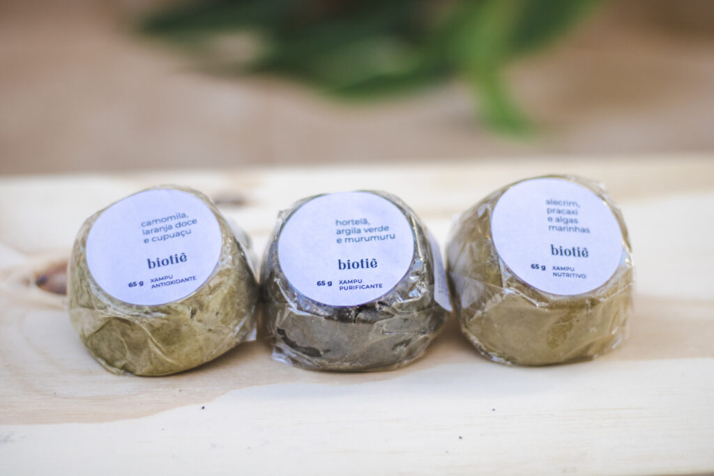 banner promocional mostrando oferta de shampoo Biotiê formulado com óleos essenciais